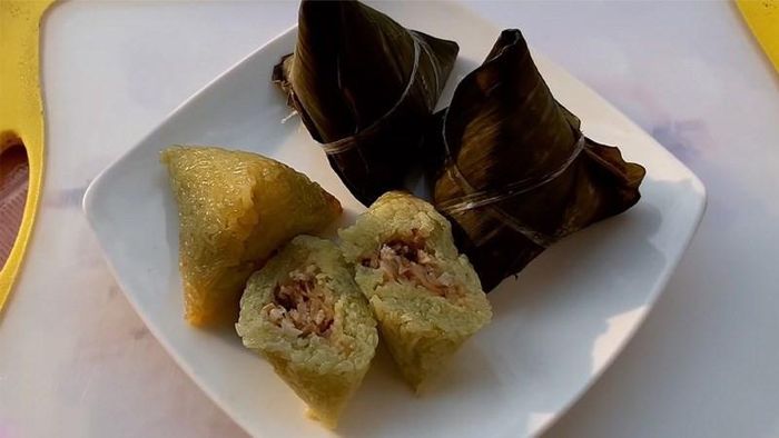 Nhân chay với nấm và chả chay tạo độ dai bùi tự nhiên.