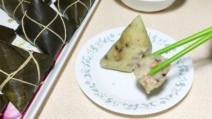 Bánh ú đậu trắng đơn giản nhưng mang lại trải nghiệm ẩm thực thú vị.