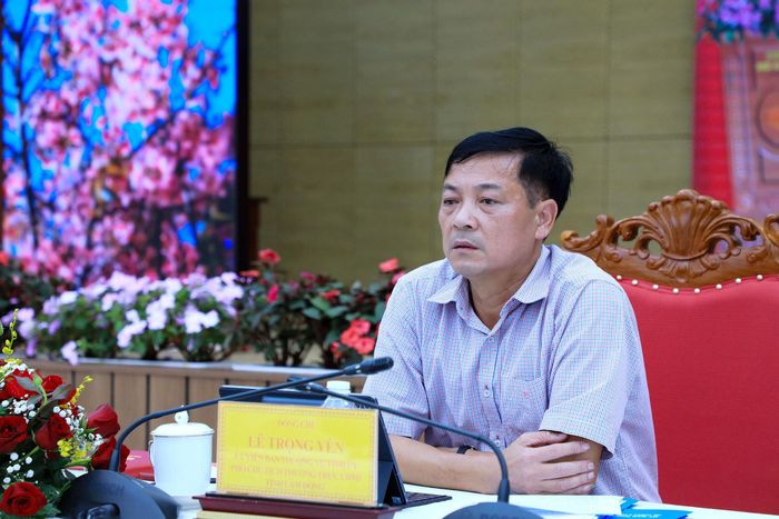 Phó Chủ tịch Thường trực UBND tỉnh Lâm Đồng Lê Trọng Yên theo dõi phát biểu của lãnh đạo Trung ương