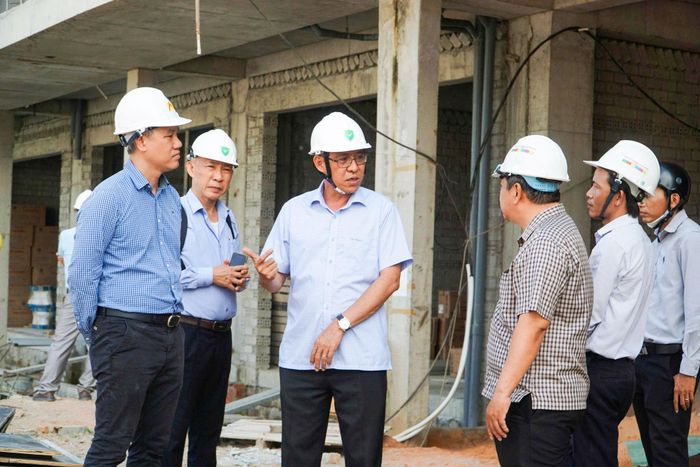 Phó Chủ tịch UBND tỉnh Lâm Đồng Nguyễn Minh kiểm tra tiến độ dự án Chung cư sông Cà Ty