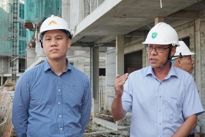 Phó Chủ tịch UBND tỉnh Lâm Đồng Nguyễn Minh chỉ rõ những hạn chế trong công tác phối hợp giữa chủ đầu tư, địa phương và các sở, ngành liên quan