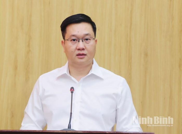 Đồng chí Trần Đăng Quỳnh, Ủy viên dự khuyết Trung ương Đảng, Phó Bí thư Thường trực Tỉnh ủy, Trưởng Ban Chỉ đạo 35 Tỉnh ủy phát biểu bế mạc hội nghị.