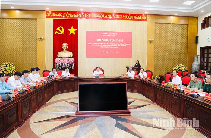 Quang cảnh hội nghị.