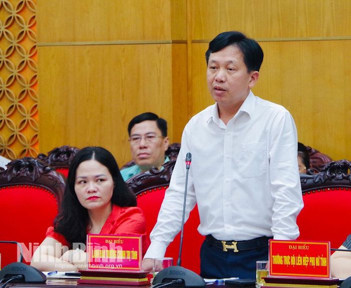 Lãnh đạo Trường Chính trị tỉnh phát biểu tại hội nghị.