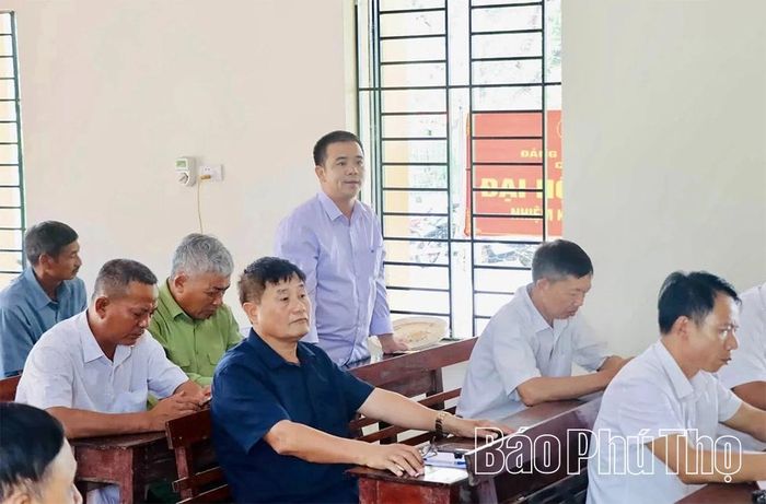 Người dân xã Phú Mỹ tham gia đóng góp ý kiến vào phương án sắp xếp thôn, góp phần hoàn thiện đề án phù hợp với thực tiễn địa phương.