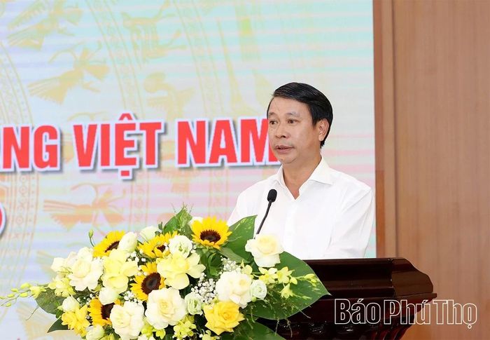 Phát biểu khai mạc, đồng chí Nguyễn Khắc Hiếu - Phó Chủ tịch UBND tỉnh khẳng định, buổi gặp mặt là dịp tri ân những đóng góp to lớn của đội ngũ làm báo đối với sự nghiệp phát triển của tỉnh.