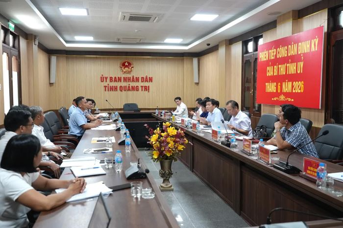 Quang cảnh phiên tiếp công dân của đồng chí Nguyễn Văn Phương, Bí thư Tỉnh ủy - Ảnh: T.Đ