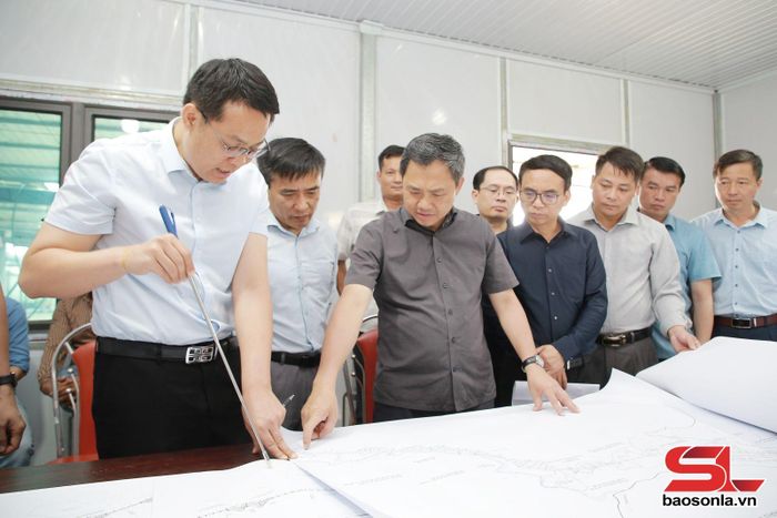 Lãnh đạo UBND tỉnh kiểm tra tiến độ thực hiện dự án cao tốc Hòa Bình - Mộc Châu.