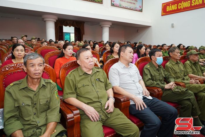 Đông đảo nhân dân và thành viên các tổ bảo vệ ANTT ở cơ sở dự hội nghị