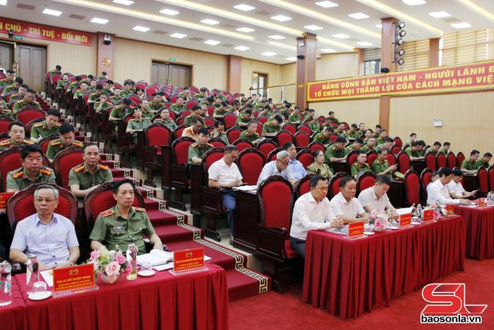 Các đại biểu dự hội nghị.