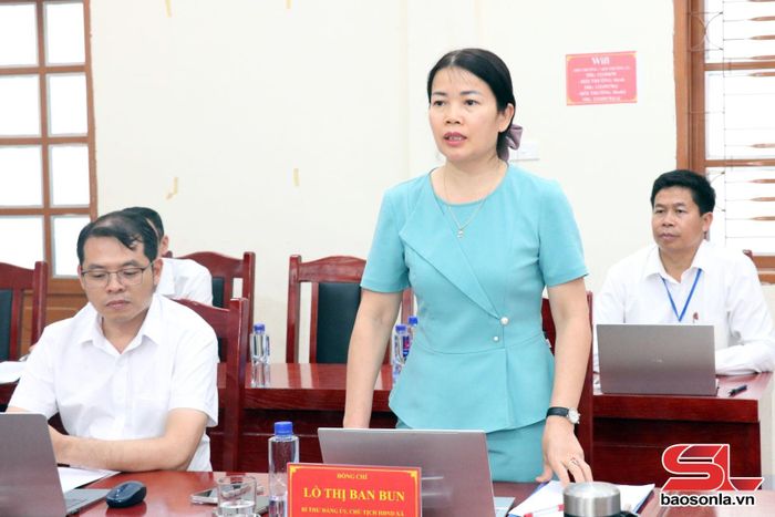 Lãnh đạo xã Chiềng Lao phát biểu tại cuộc làm việc.