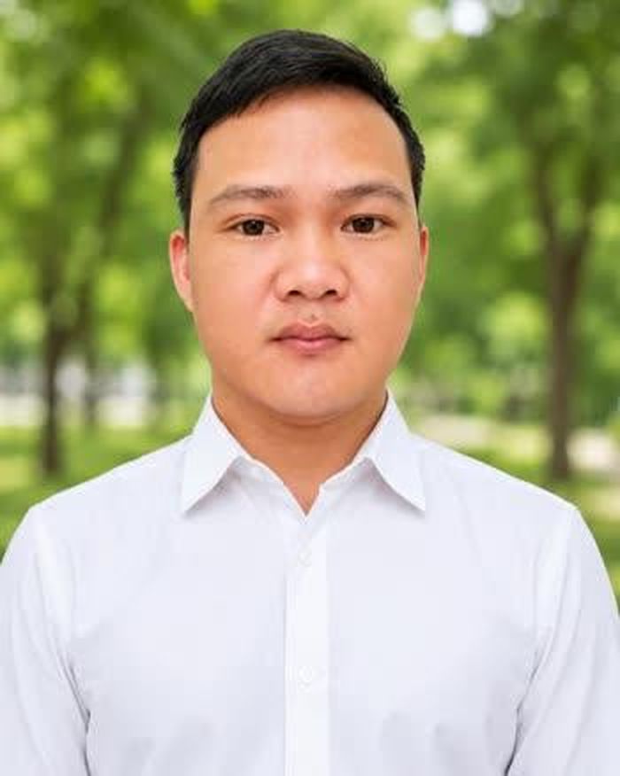 Đồng chí Hoàng Văn Chiển Cán bộ khuyến nông Trung tâm dịch vụ công xã Thượng Nông