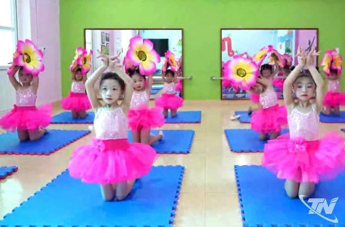 Câu lạc bộ năng khiếu Blue Moon.