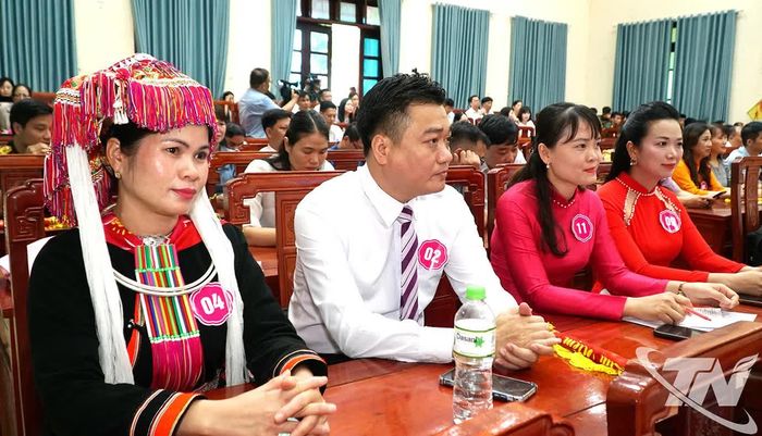 Các thí sinh dự thi.