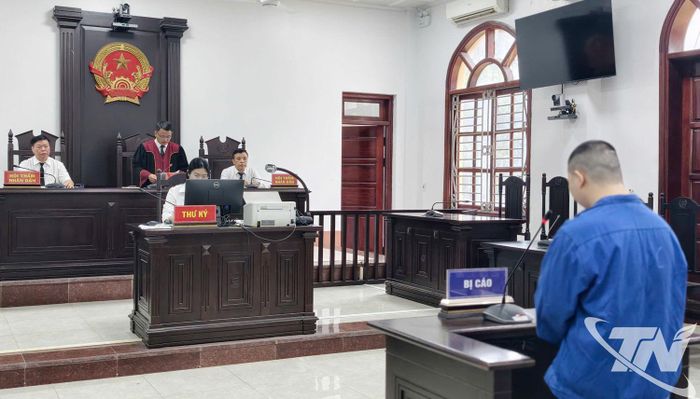 Bị cáo Mông Quang Đông tại phiên tòa xét xử.