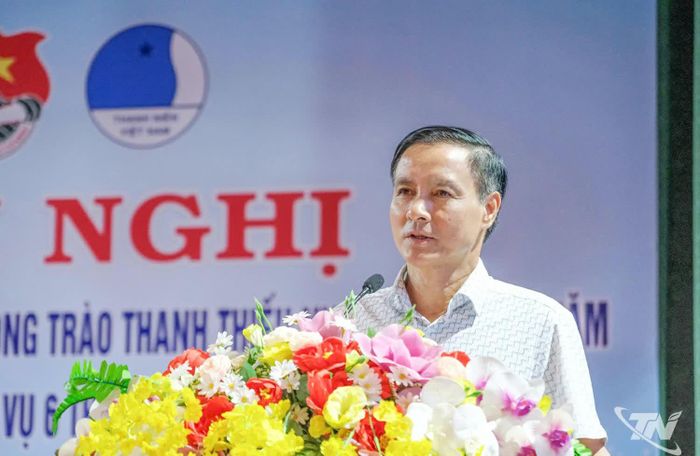 Đồng chí Phó Chủ tịch Thường trực Ủy ban MTTQ tỉnh phát biểu tại Hội nghị.