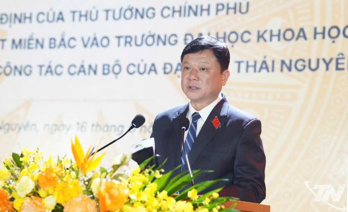 PGS.TS Hoàng Văn Hùng, Bí thư Đảng ủy, Giám đốc Đại học Thái Nguyên, phát biểu tại buổi Lễ.