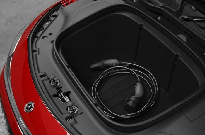 CLA 200 electric được phát triển để tương thích với đa dạng hệ thống trạm sạc
