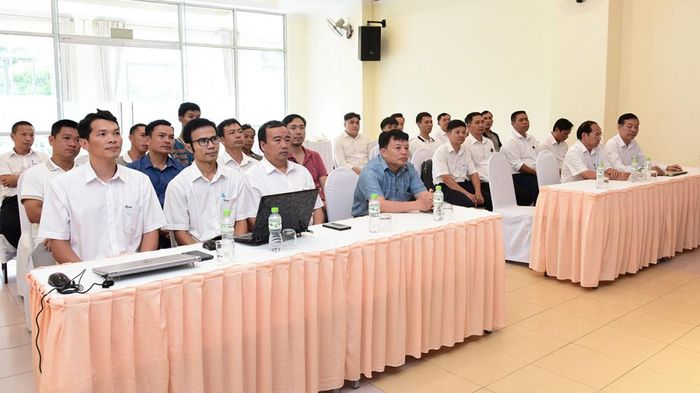 CBCNV Công ty và học viên tham dự buổi khai giảng