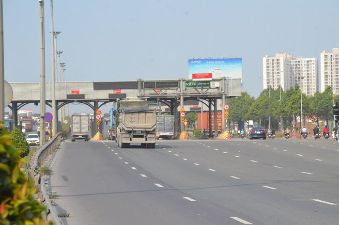 Toàn cảnh trạm thu phí cầu Đồng Nai.