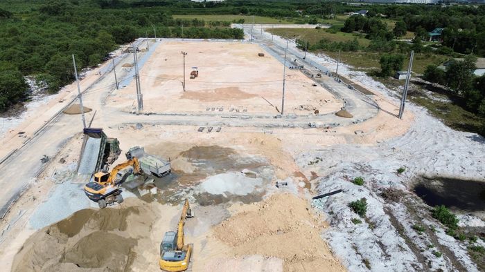 Mục tiêu nhằm hoàn thiện kết cấu hạ tầng khu tái định cư hoàn chỉnh, đồng bộ phục vụ tái định cư cho các hộ dân có ảnh hưởng đến việc giải phóng mặt bằng khi thực hiện dự án đường sắt tốc độ cao trên trục Bắc – Nam đoạn qua TP Huế.