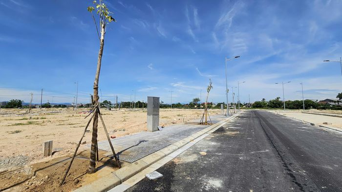 Công trình đến nay cơ bản hoàn thành hoàn thiện hệ thống thoát nước mưa, thoát nước thải, mặt đường bê tông nhựa, trồng cây xanh và đã cắm mốc phân lô.