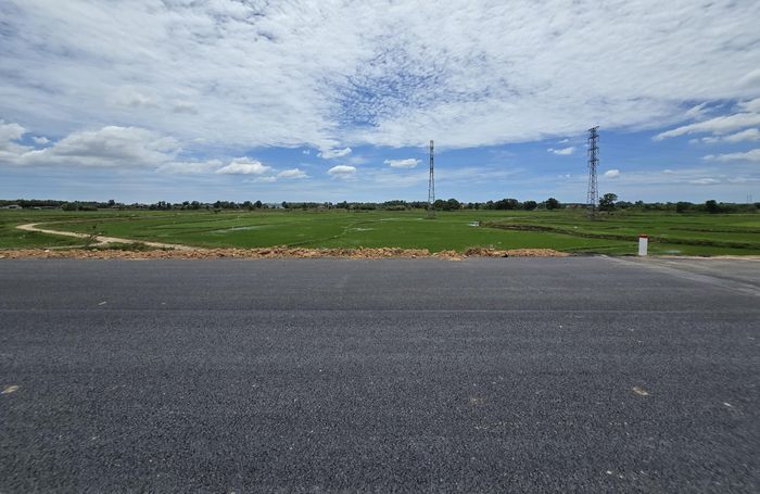 Dự án giai đoạn 1 có điểm đầu giao với đoạn Km 10+971 dự án đường tránh QL1 phía Đông Đông Hà đoạn qua xã Gio Linh, điểm cuối kết nối đường vào Cảng hàng không Quảng Trị.