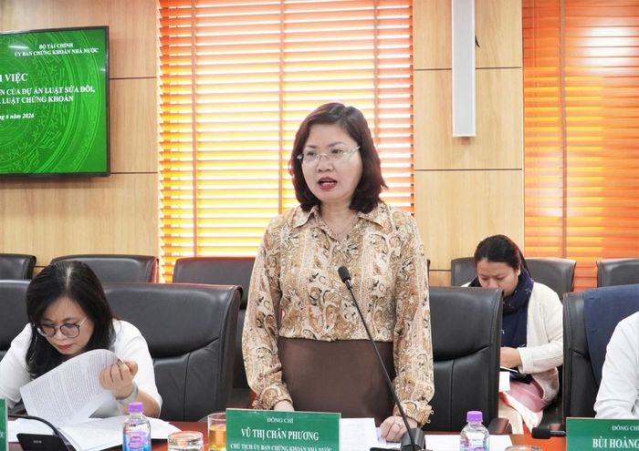 Chủ tịch UBCKNN Vũ Thị Chân Phương phát biểu tại buổi làm việc. Ảnh: SSC