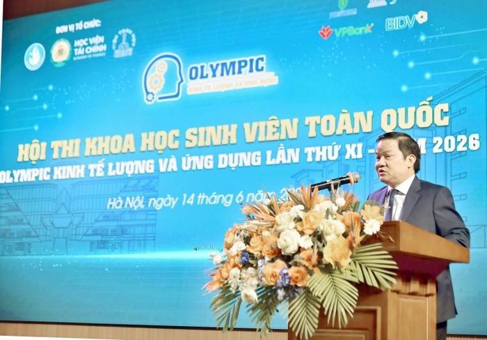 PGS.TS Nguyễn Mạnh Thiều, Phó Giám đốc Học viện Tài chính phát biểu khai mạc.