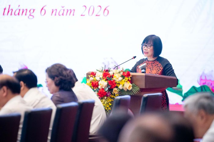 Thứ trưởng Bộ Tư pháp Đặng Hoàng Oanh báo cáo tại Hội nghị triển khai Định hướng lập pháp nhiệm kỳ Quốc hội khóa XVI