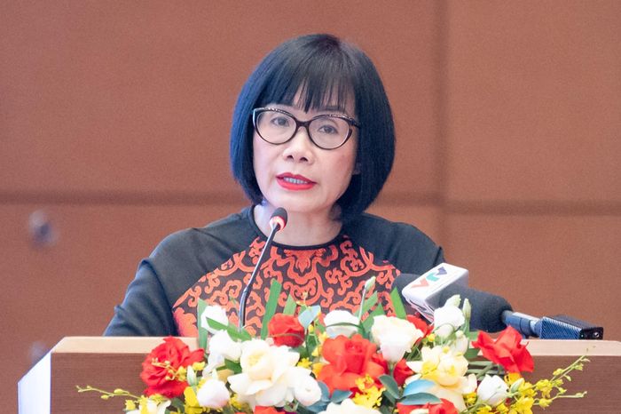 Thứ trưởng Bộ Tư pháp Đặng Hoàng Oanh báo cáo tại Hội nghị triển khai Định hướng lập pháp nhiệm kỳ Quốc hội khóa XVI