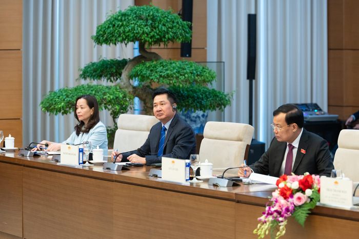 Các đại biểu tham dự cuộc tiếp