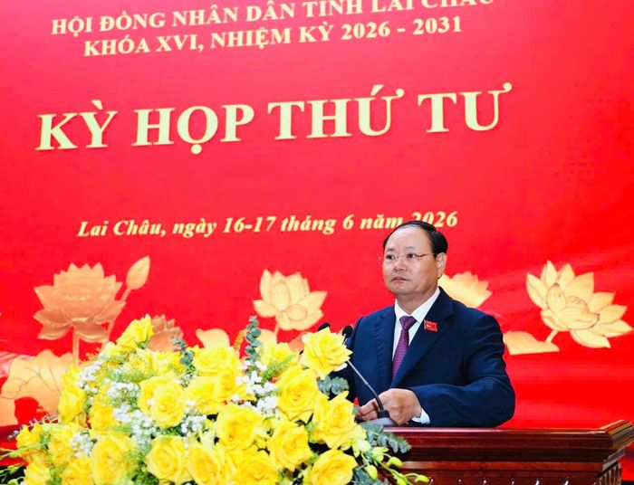 Bí thư Tỉnh ủy, Chủ tịch HĐND tỉnh Lai Châu Lê Minh Ngân phát biểu khai mạc kỳ họp