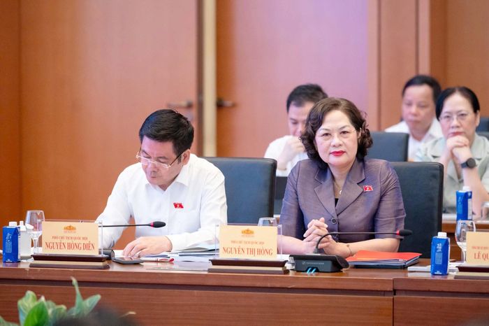 Phó Chủ tịch Quốc hội Nguyễn Hồng Diên; Phó Chủ tịch Quốc hội Nguyễn Thị Hồng dự hội nghị