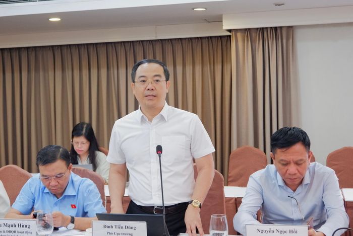 Phó Cục trưởng Cục Xuất bản, In và Phát hành, Bộ Văn hóa, Thể thao và Du lịch Đinh Tiến Dũng phát biểu tiếp thu