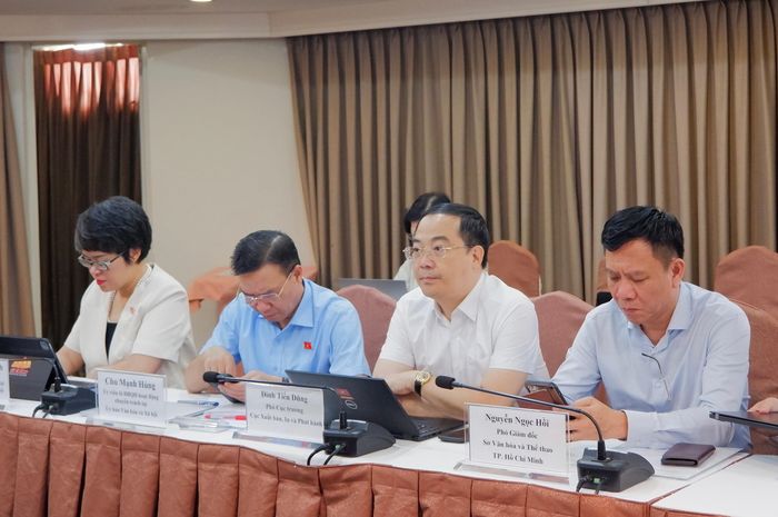 Các đại biểu tham dự tọa đàm