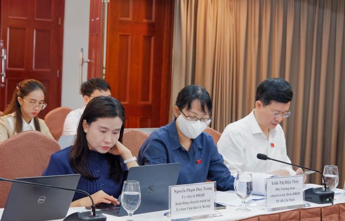 Các đại biểu tham dự tọa đàm