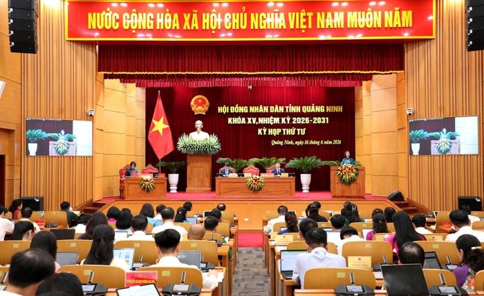 Quang cảnh kỳ họp