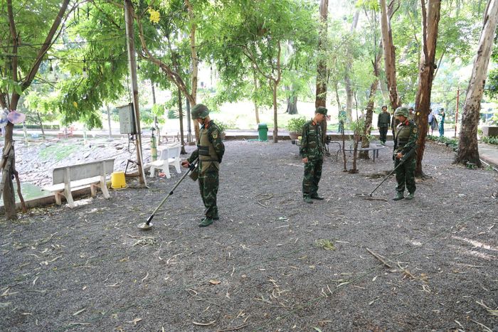 5 máy radar xuyên đất đang hoạt động tại Công viên Lê Thị Riêng