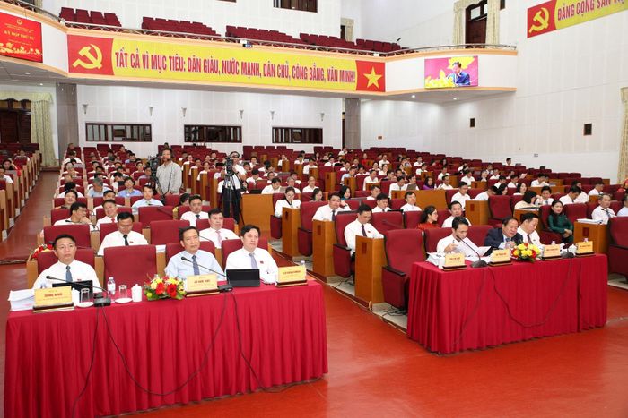 Các đại biểu tham dự kỳ họp. Ảnh: D. Nguyện