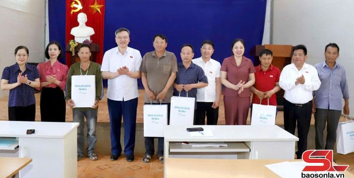 Đoàn đến khảo sát thực tế tại bản Pá Lâu, xã Bó Sinh
