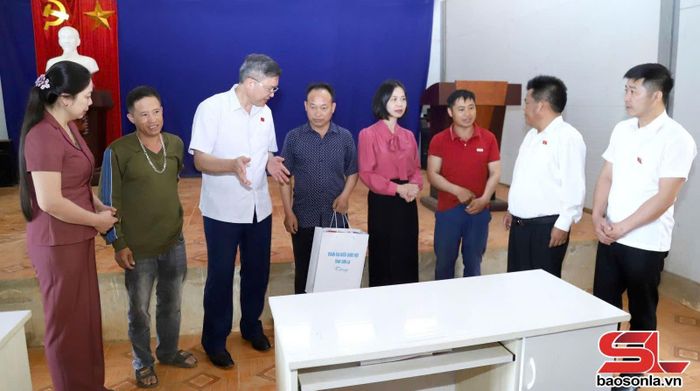 Đoàn đến khảo sát thực tế tại bản Pá Lâu, xã Bó Sinh