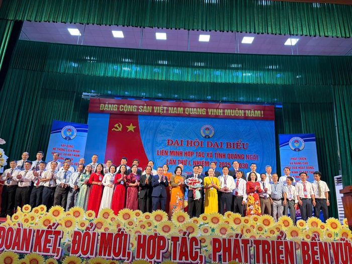 Đại hội tổ chức thành công tốt đẹp.