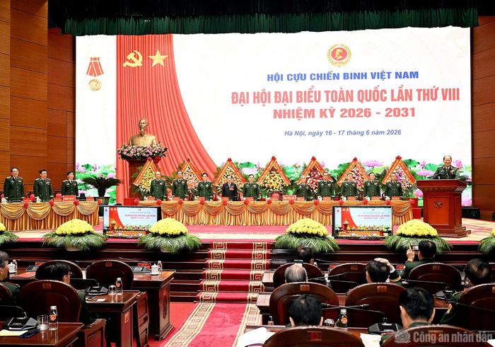Đoàn Chủ tịch điều hành Đại hội.