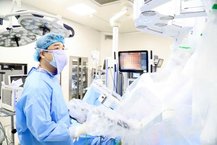 Phẫu thuật triệt căn cho bệnh nhân ung thư thực quản sau quá trình hóa xạ trị đồng thời.