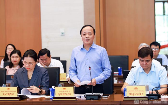 Thứ trưởng Đặng Hồng Đức phát biểu tại hội nghị.