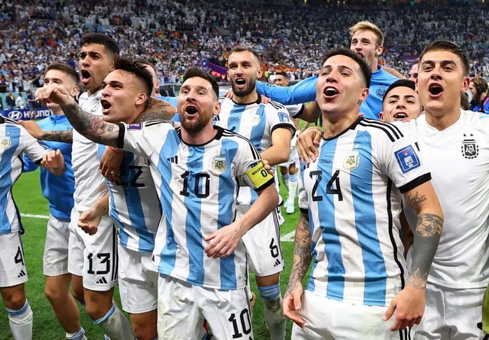 Messi và các đồng đội gắn kết hơn sau những bữa tiệc nướng ngoài trời
