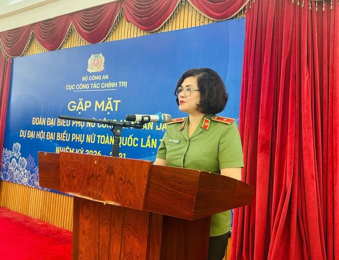 Thiếu tướng Ngô Hoài Thu, phát biểu tại buổi gặp mặt.