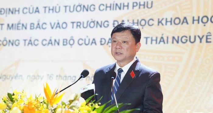 PGS.TS Hoàng Văn Hùng, Bí thư Đảng ủy, Giám đốc Đại học Thái Nguyên phát biểu tại buổi lễ.