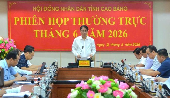 Đồng chí Phan Thăng An, Ủy viên Trung ương Đảng, Bí thư Tỉnh ủy, Chủ tịch HĐND tỉnh kết luận phiên họp.